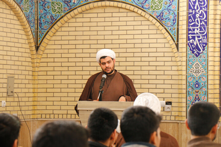 آیین اختتامیه جشنواره علامه حلی مدرسه علمیه صالحیه با حضور مدیر حوزه علمیه استان کرمان، اساتید و طلاب و ارائه مقالات پژوهشی طلاب منتخب.