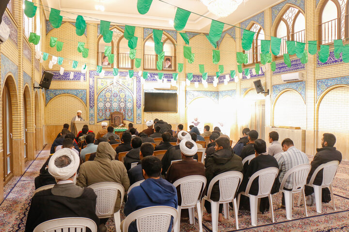 آیین اختتامیه جشنواره علامه حلی مدرسه علمیه صالحیه با حضور مدیر حوزه علمیه استان کرمان، اساتید و طلاب و ارائه مقالات پژوهشی طلاب منتخب.