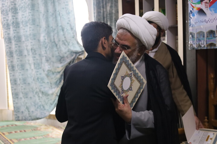 تصاویر/  اعطای مجوز گروه‌های جهادی حوزوی استان هرمزگان با حضور نماینده ولی‌فقیه و جمعی از جهادگران