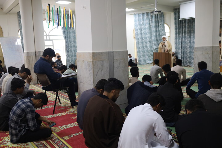 تصاویر/  اعطای مجوز گروه‌های جهادی حوزوی استان هرمزگان با حضور نماینده ولی‌فقیه و جمعی از جهادگران