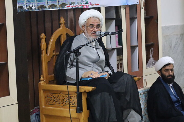 تصاویر/  اعطای مجوز گروه‌های جهادی حوزوی استان هرمزگان با حضور نماینده ولی‌فقیه و جمعی از جهادگران