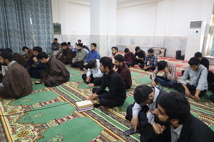 تصاویر/  اعطای مجوز گروه‌های جهادی حوزوی استان هرمزگان با حضور نماینده ولی‌فقیه و جمعی از جهادگران