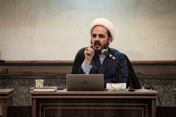 تصاویر/برگزاری کمیسیون‌های بررسی مدیریت تلفن هوشمند ویژه مدارس علمیه استان همدان