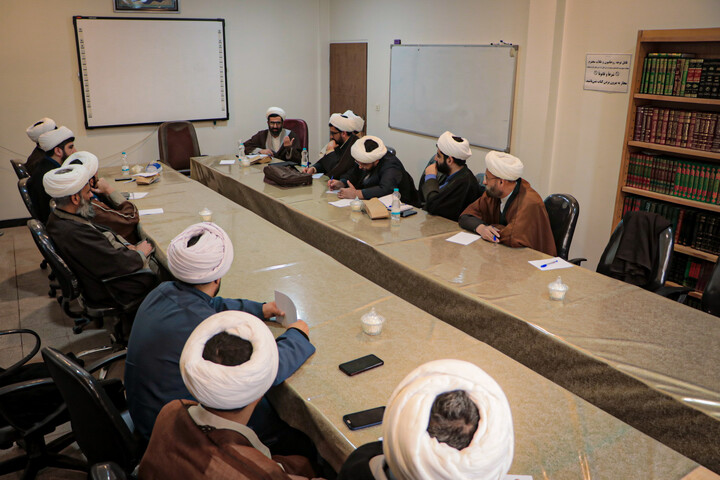 تصاویر/برگزاری کمیسیون‌های بررسی مدیریت تلفن هوشمند ویژه مدارس علمیه استان همدان