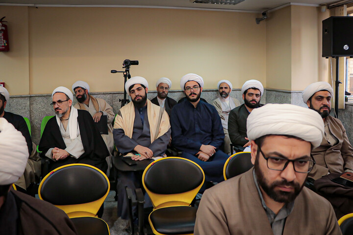 تصاویر/برگزاری کمیسیون‌های بررسی مدیریت تلفن هوشمند ویژه مدارس علمیه استان همدان