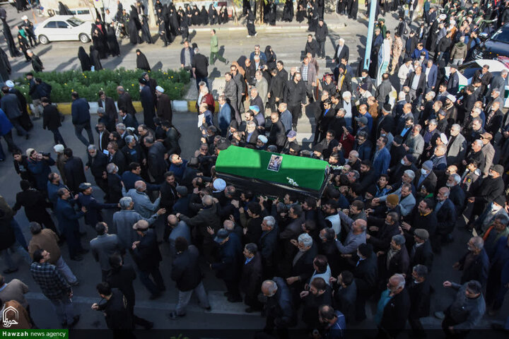تشييع جثمان سماحة السيد محمد شاهجراغي في مدينة سمنان