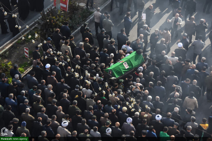 تشييع جثمان سماحة السيد محمد شاهجراغي في مدينة سمنان