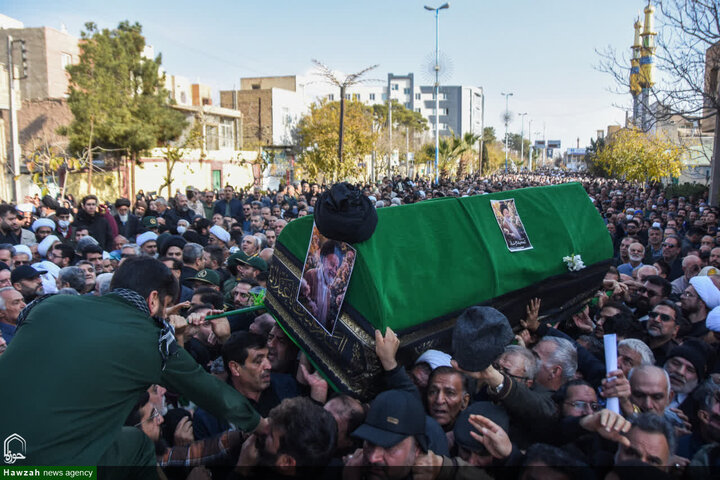 تشييع جثمان سماحة السيد محمد شاهجراغي في مدينة سمنان