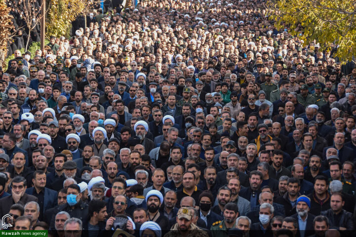 تشييع جثمان سماحة السيد محمد شاهجراغي في مدينة سمنان