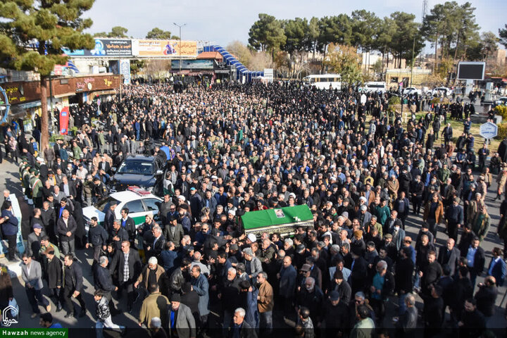 تشييع جثمان سماحة السيد محمد شاهجراغي في مدينة سمنان