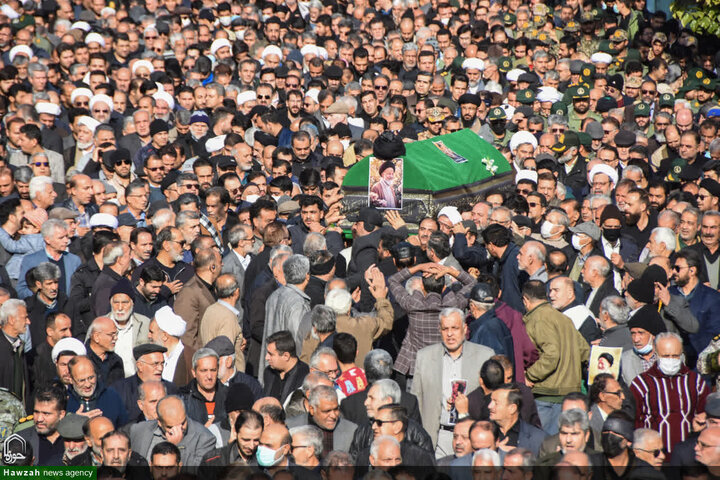 تشييع جثمان سماحة السيد محمد شاهجراغي في مدينة سمنان