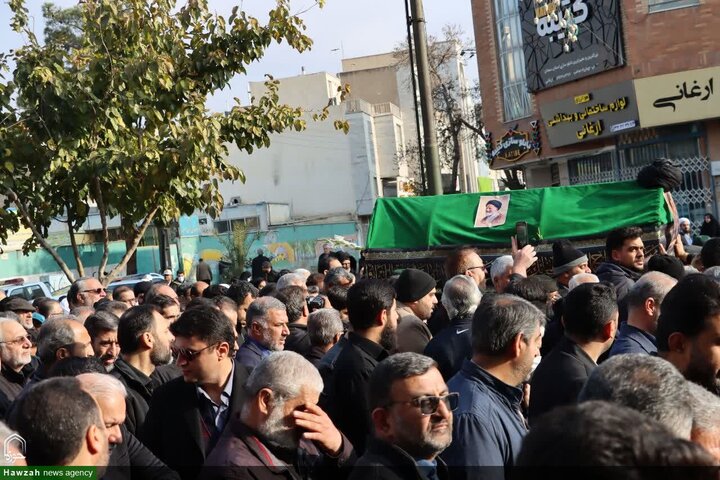 تشييع جثمان سماحة السيد محمد شاهجراغي في مدينة سمنان