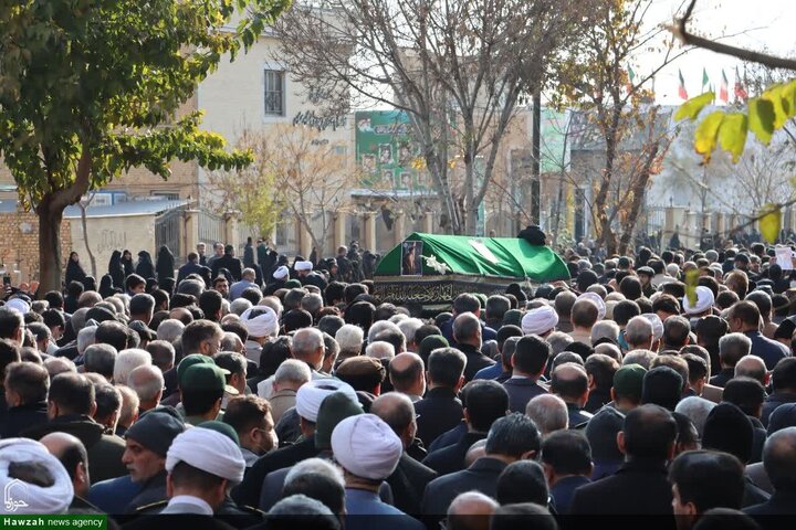 تشييع جثمان سماحة السيد محمد شاهجراغي في مدينة سمنان