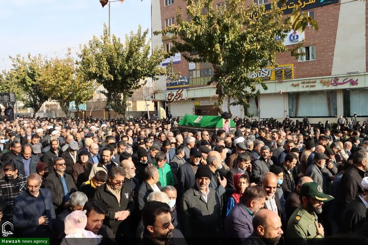 تشييع جثمان سماحة السيد محمد شاهجراغي في مدينة سمنان