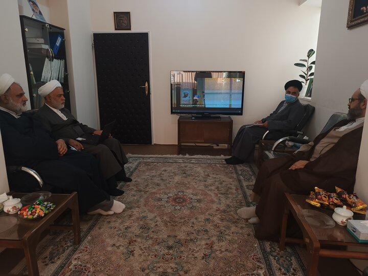 برگزاری زنگ پژوهش حوزه علمیه استان کرمان به‌صورت مجازی و هم‌زمان با هفته پژوهش با حضور مدیر و معاونان حوزه علمیه استان.