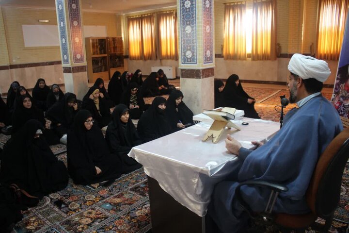 تصاویر/مراسم گرامیداشت ولادت حضرت فاطمه (س) و روز مادر در مدرسه علمیه خواهران کامیاران