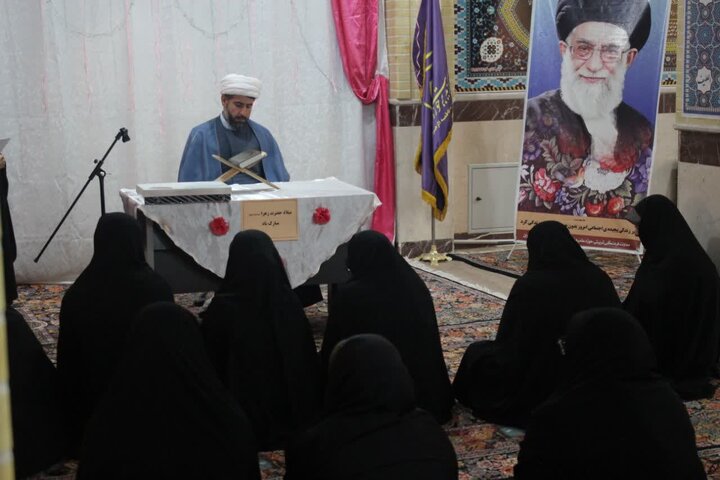 تصاویر/مراسم گرامیداشت ولادت حضرت فاطمه (س) و روز مادر در مدرسه علمیه خواهران کامیاران