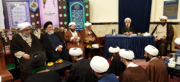 تصاویر/ تقدیر از بازیگر سینما و تلویزیون در نشست جامعه مبلغین ولایی