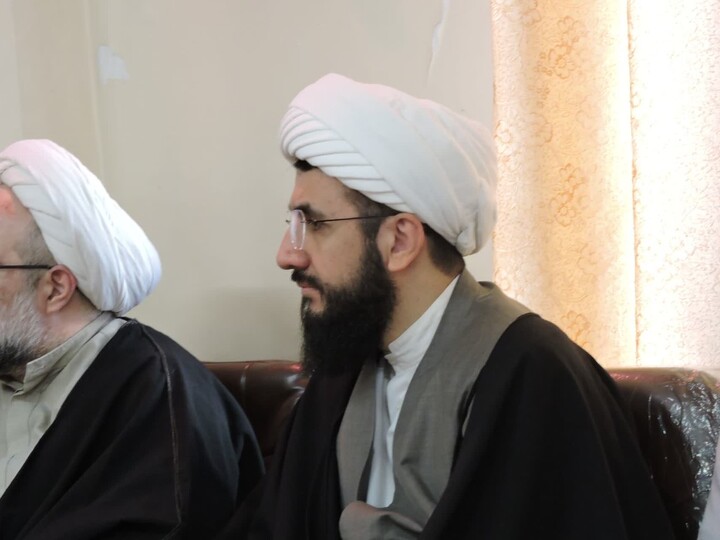 تصاویر/ نشست بصیرتی در مدرسه علمیه ولیعصر(عج) تبریز