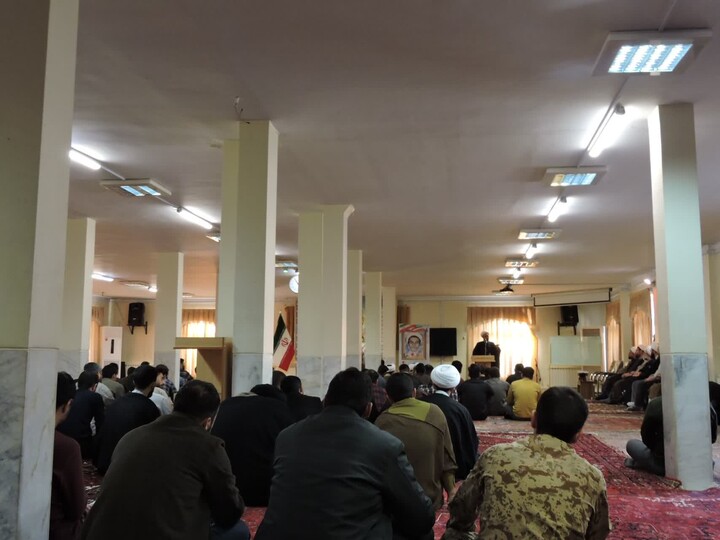 تصاویر/ نشست بصیرتی در مدرسه علمیه ولیعصر(عج) تبریز