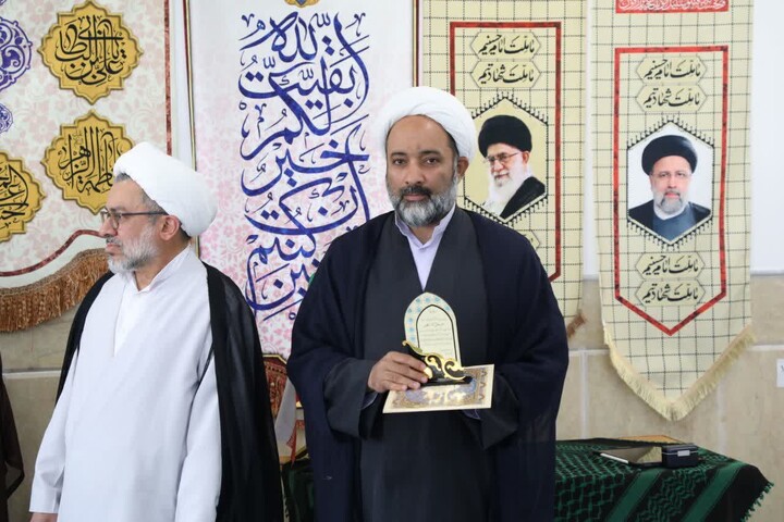 تصاویر/ برگزاری اختتامیه مرحله مدرسه ای جشنواره علامه حلی (ره) در مدرسه علمیه امام صادق (ع) اردکان