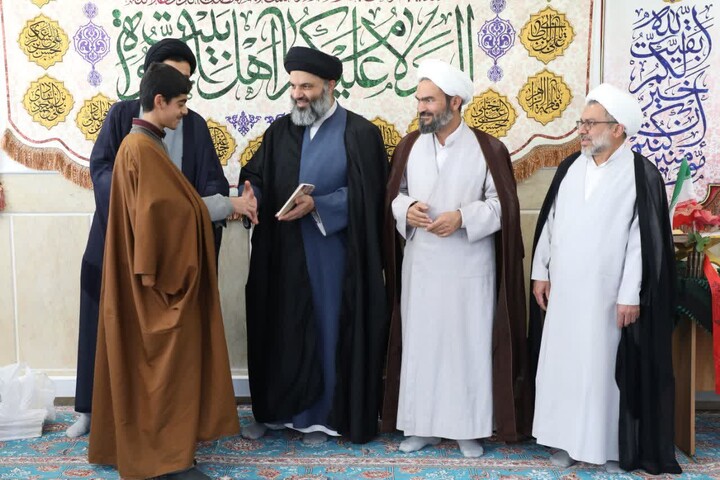 تصاویر/ برگزاری اختتامیه مرحله مدرسه ای جشنواره علامه حلی (ره) در مدرسه علمیه امام صادق (ع) اردکان