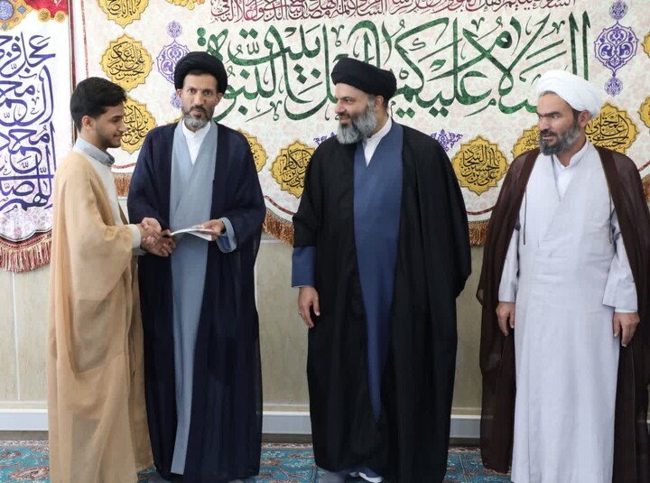 تصاویر/ برگزاری اختتامیه مرحله مدرسه ای جشنواره علامه حلی (ره) در مدرسه علمیه امام صادق (ع) اردکان