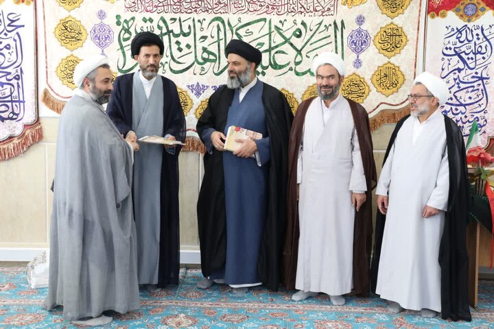 تصاویر/ برگزاری اختتامیه مرحله مدرسه ای جشنواره علامه حلی (ره) در مدرسه علمیه امام صادق (ع) اردکان