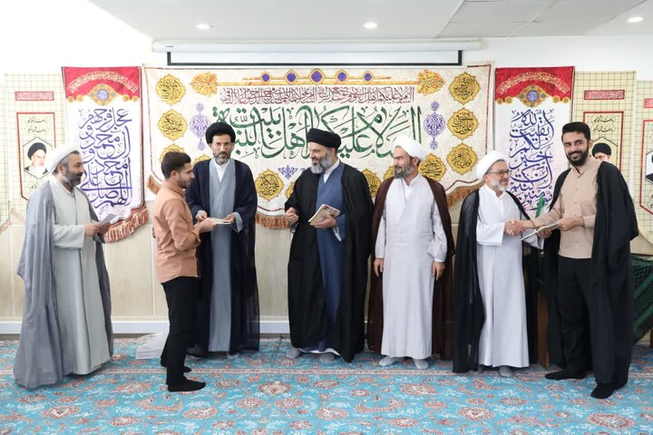 تصاویر/ برگزاری اختتامیه مرحله مدرسه ای جشنواره علامه حلی (ره) در مدرسه علمیه امام صادق (ع) اردکان