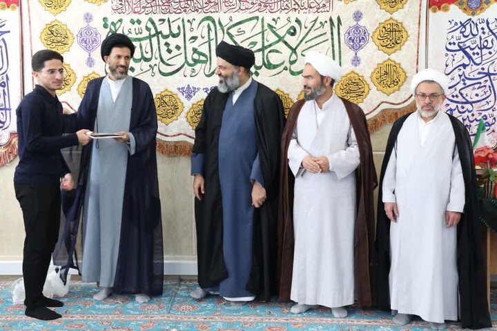 تصاویر/ برگزاری اختتامیه مرحله مدرسه ای جشنواره علامه حلی (ره) در مدرسه علمیه امام صادق (ع) اردکان