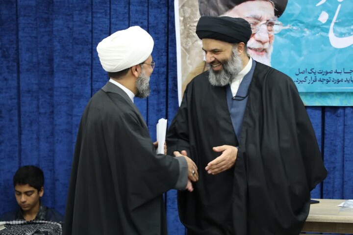 تصاویر/ برگزاری اختتامیه مرحله مدرسه ای جشنواره علامه حلی (ره) در مدرسه علمیه حجت ابن الحسن (عج) میبد