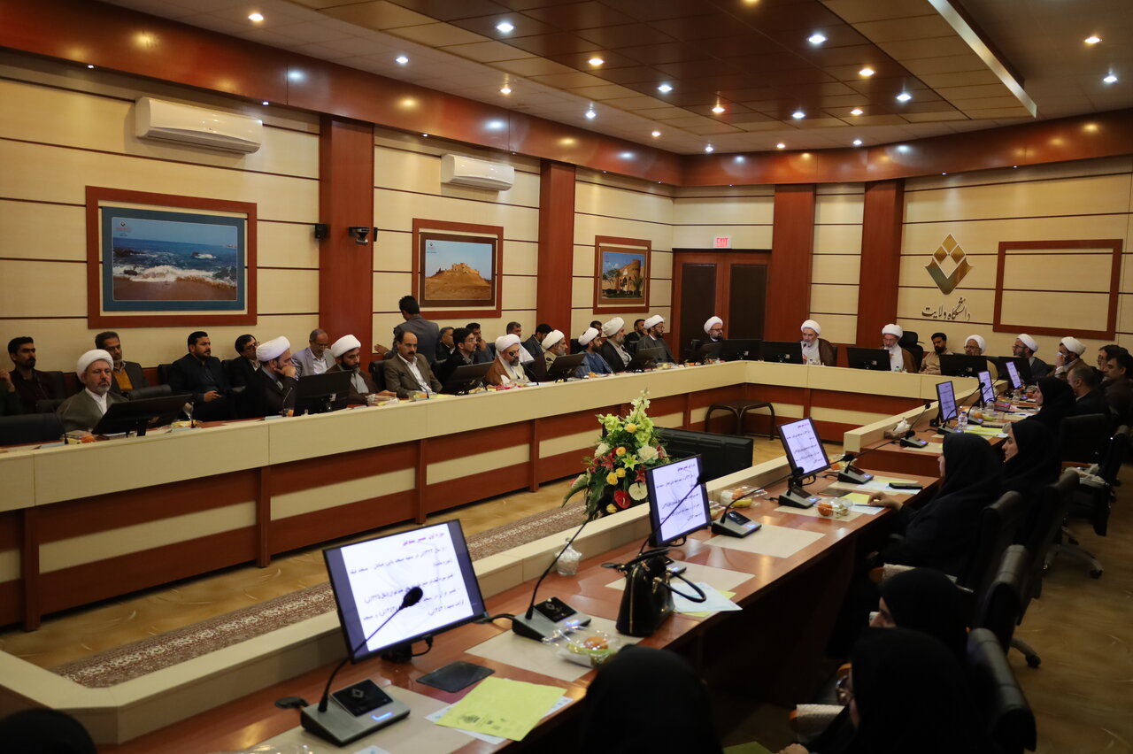 تصاویر/ وحدت حوزه و دانشگاه در ایرانشهر