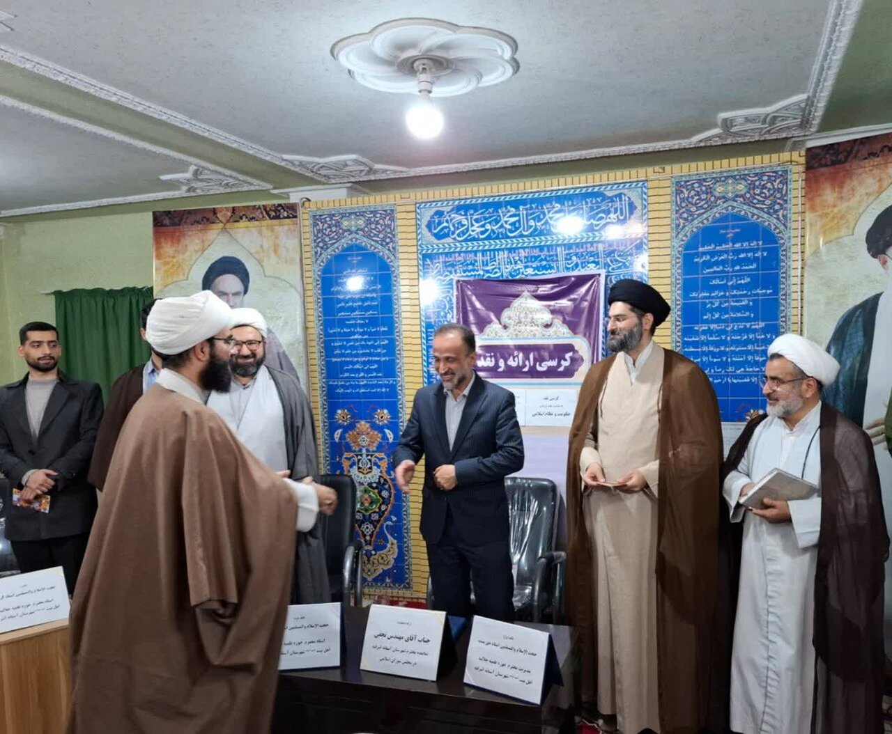 تجلیل از اساتید پژوهش و طلاب برتر مدرسه علمیه جلالیه آستانه‌اشرفیه + عکس