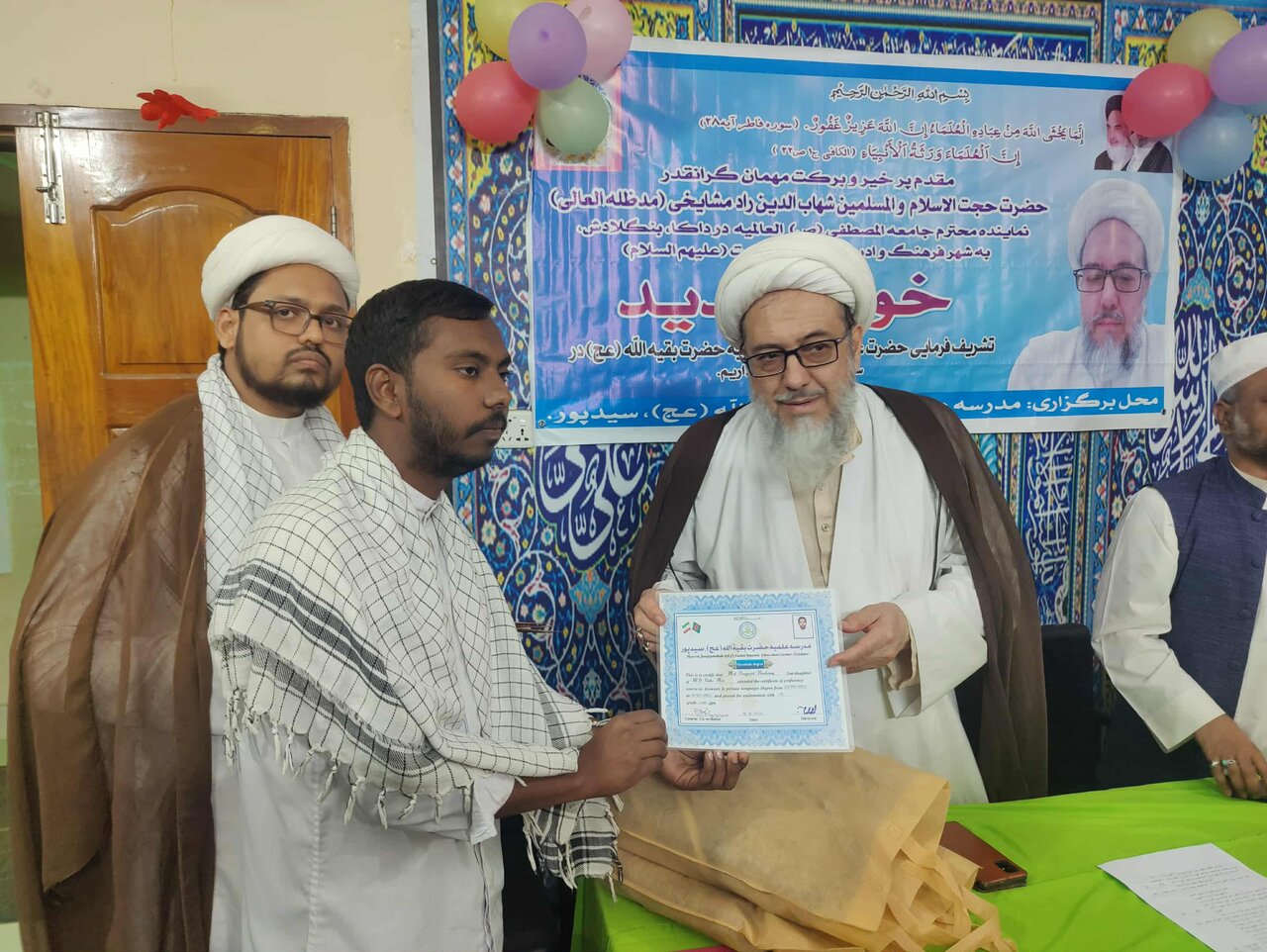 نماینده جامعه المصطفی العالمیه در بنگلادش: سیره فاطمی؛ راهنمایی جامع برای تربیت معنوی و اخلاقی نسل جوان است