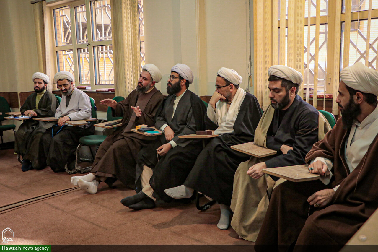 فیلم/برگزاری کمیسیون‌های بررسی مدیریت تلفن هوشمند ویژه مدارس علمیه استان همدان