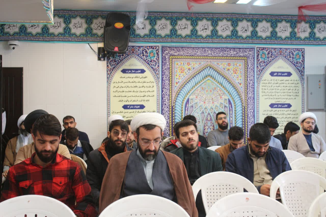 بیست‌ونهمین جلسه «انس با قرآن و تفسیر موضوعی قرآن کریم» با تدریس حجت‌الاسلام افاضاتی و حضور طلاب مدارس علمیه امام مهدی(عج) و مؤسسه امام صادق(ع) کرمان برگزار شد.