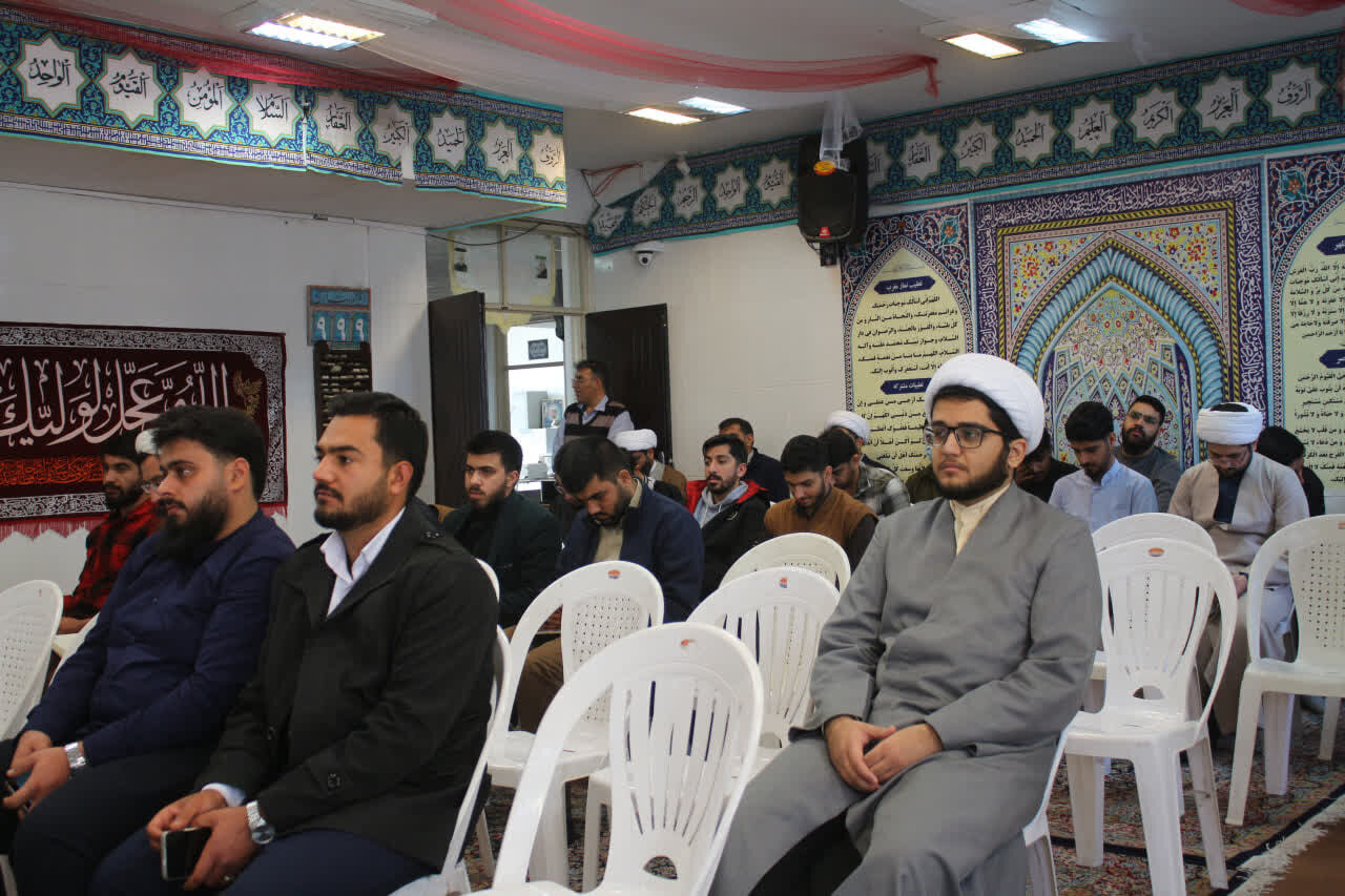 بیست‌ونهمین جلسه «انس با قرآن و تفسیر موضوعی قرآن کریم» با تدریس حجت‌الاسلام افاضاتی و حضور طلاب مدارس علمیه امام مهدی(عج) و مؤسسه امام صادق(ع) کرمان برگزار شد.