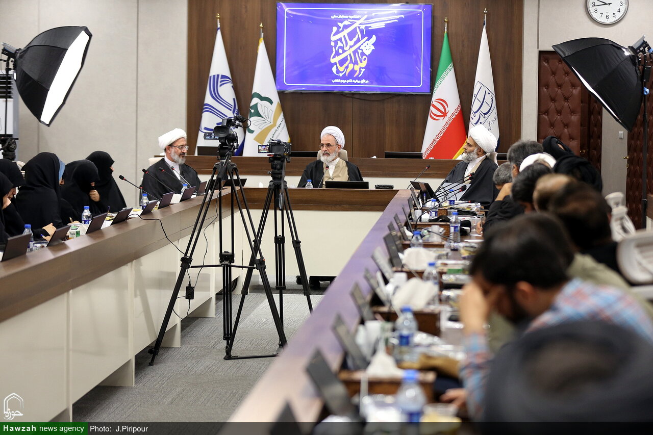 علوم انسانی اسلامی اساس و روح بیانیه گام دوم انقلاب است / تعجب می‌کنم برخی می‌گویند علوم انسانی اسلامی وجود ندارد