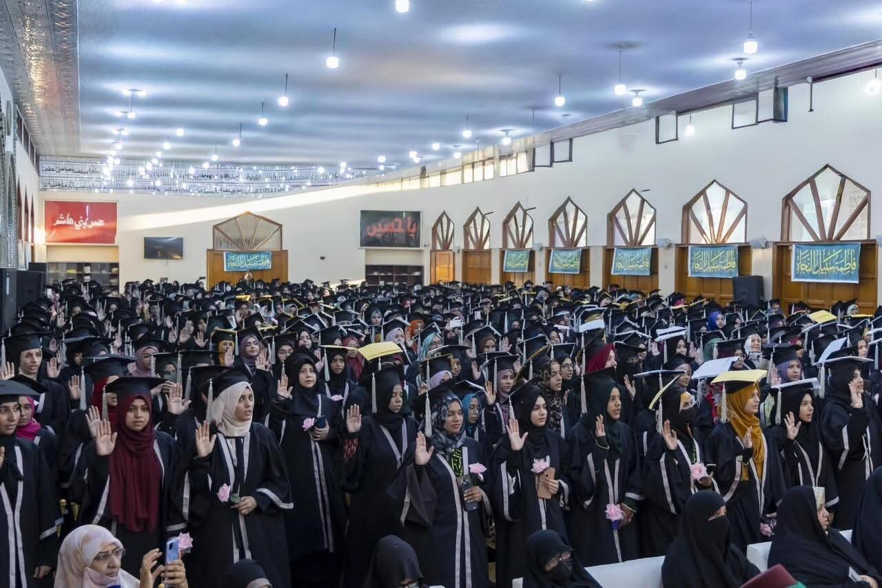 آستان حضرت عباس علیه السلام در پاکستان چشنواره فاطمی برگزار کرد