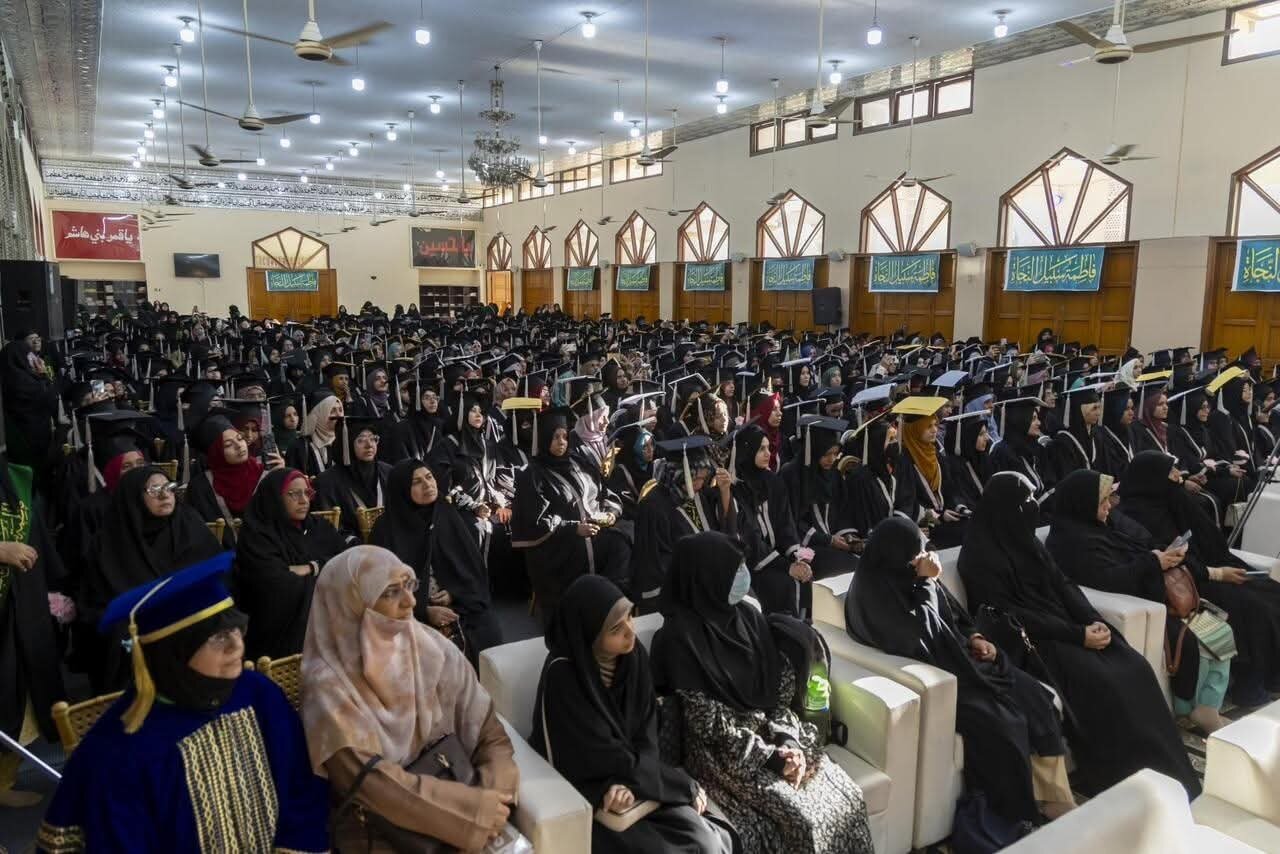 آستان حضرت عباس علیه السلام در پاکستان چشنواره فاطمی برگزار کرد