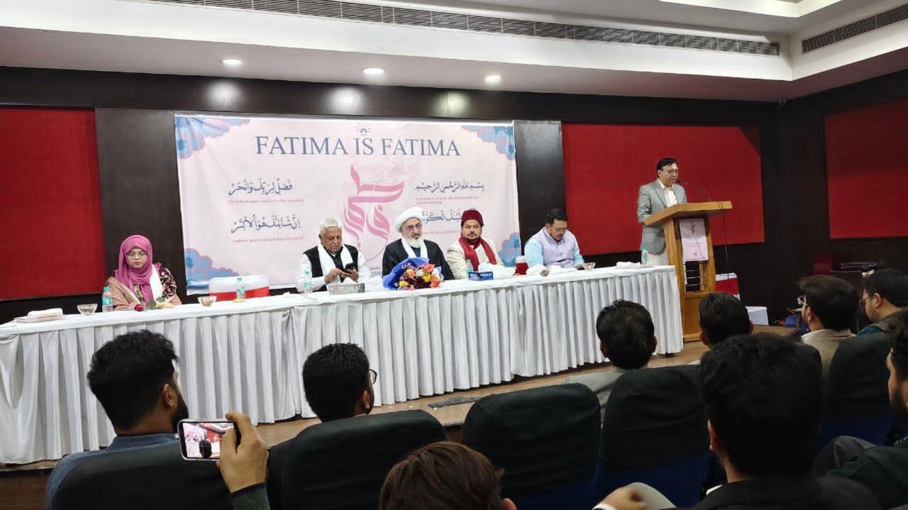 यूनिवर्सिटी सिर्फ़ एजुकेशनल इंस्टीट्यूशन नहीं हैं, वे इंटेलेक्चुअल ट्रेनिंग के सेंटर हैं: डॉ़ हकीम इलाही