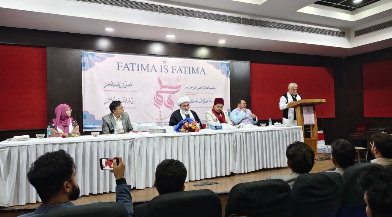 यूनिवर्सिटी सिर्फ़ एजुकेशनल इंस्टीट्यूशन नहीं हैं, वे इंटेलेक्चुअल ट्रेनिंग के सेंटर हैं: डॉ़ हकीम इलाही