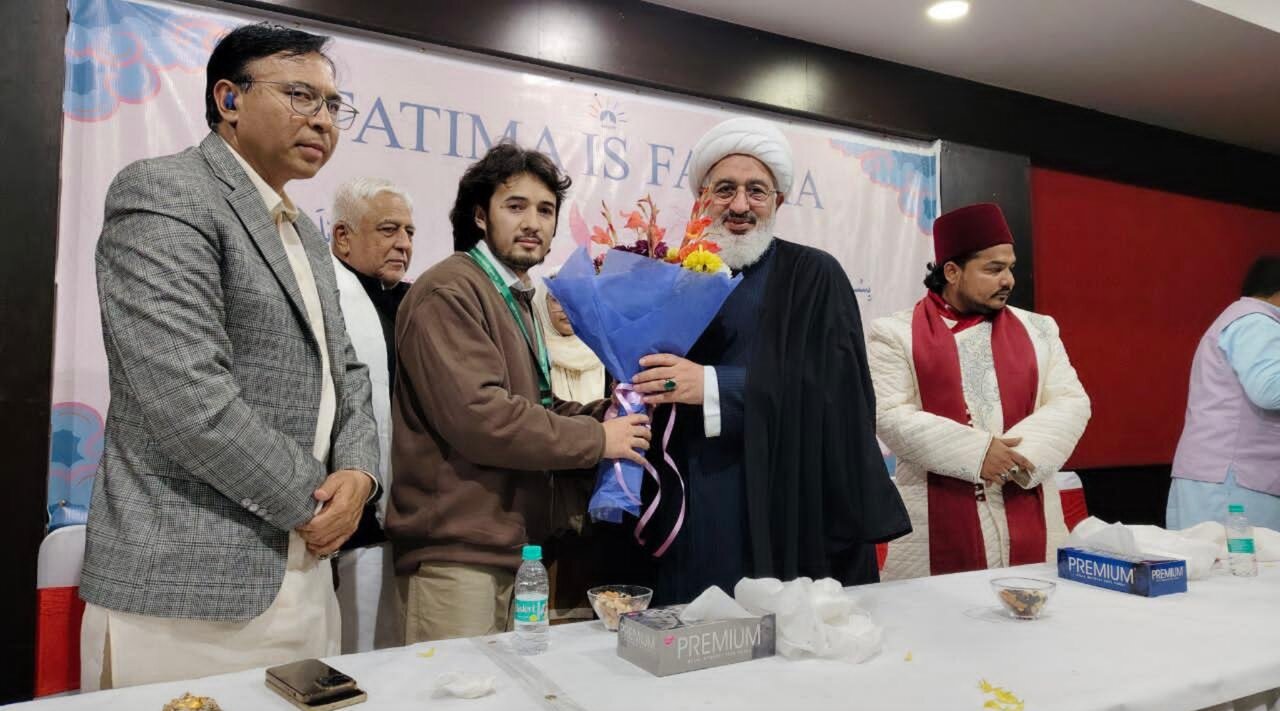 यूनिवर्सिटी सिर्फ़ एजुकेशनल इंस्टीट्यूशन नहीं हैं, वे इंटेलेक्चुअल ट्रेनिंग के सेंटर हैं: डॉ़ हकीम इलाही