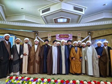 تصاویر/ عمامه گذاری دانش‌پژوهان مجتمع عالی تربیت مدیر و مدرس