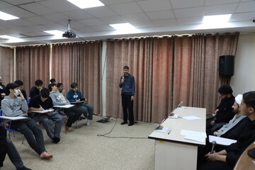 تصاویر/برگزاری جلسه کرسی آزاد اندیشی در حوزه علمیه خاتم الانبیاء سنندج