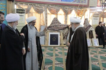 کتاب "دانشنامه مؤلفین روحانی استان بوشهر" رونمایی شد