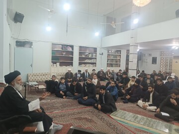 تصاویر/درس اخلاق طلاب در مدرسه علمیه آبادان