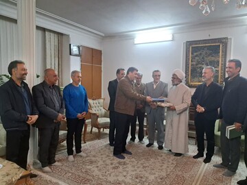 تقدیر از تلاش‌های فرهنگی و پژوهشی حجت‌الاسلام صدیقی