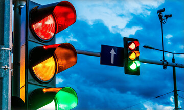 احکام شرعی | عبور از چراغ قرمز در ساعات خلوت