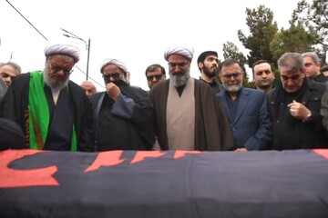 تصاویر/ مراسم تشییع پیکر آیت‌الله سید محمد شاهچراغی در شهرستان دامغان